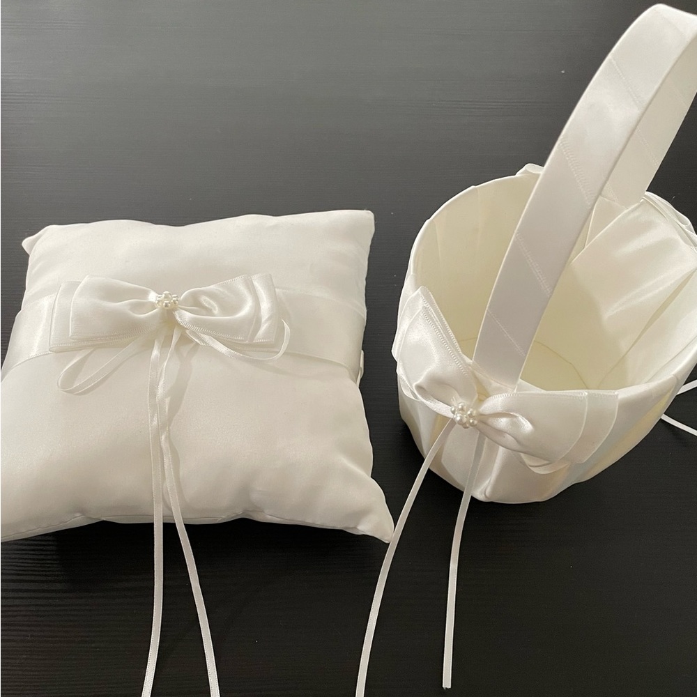 Wedding ring bearer pillow & flower girl basket